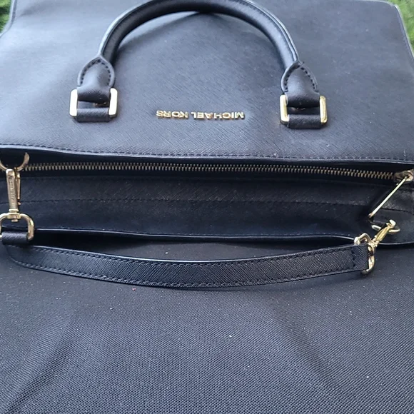Michael Kors Hope Messenger Large Black Gold Purse